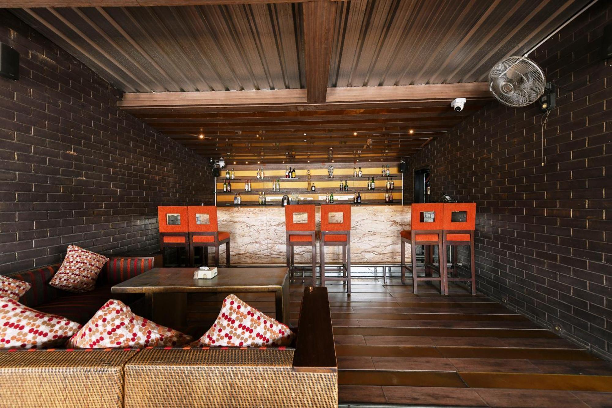 Hotel Roopa Mysore Eksteriør billede
