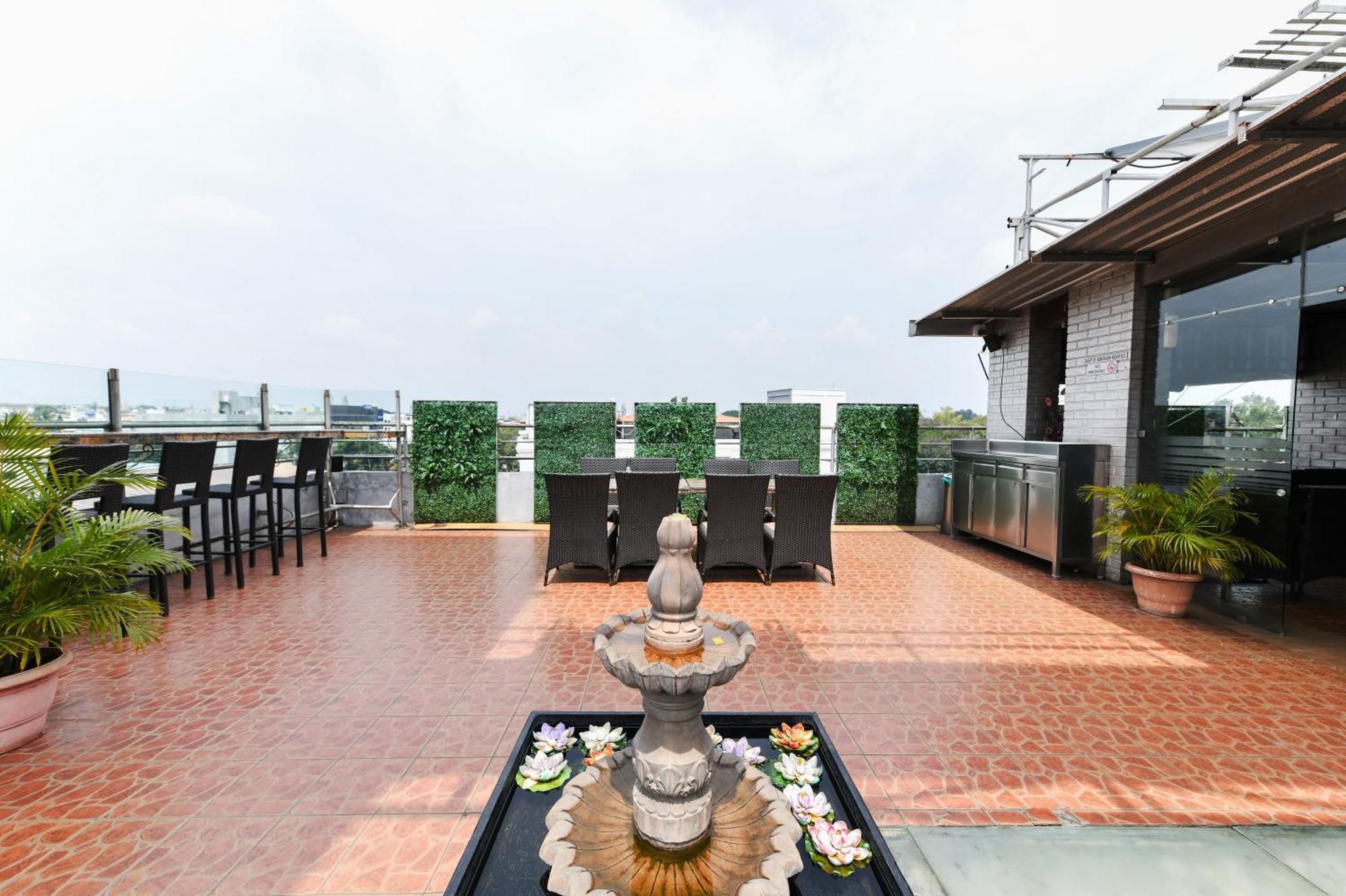 Hotel Roopa Mysore Eksteriør billede