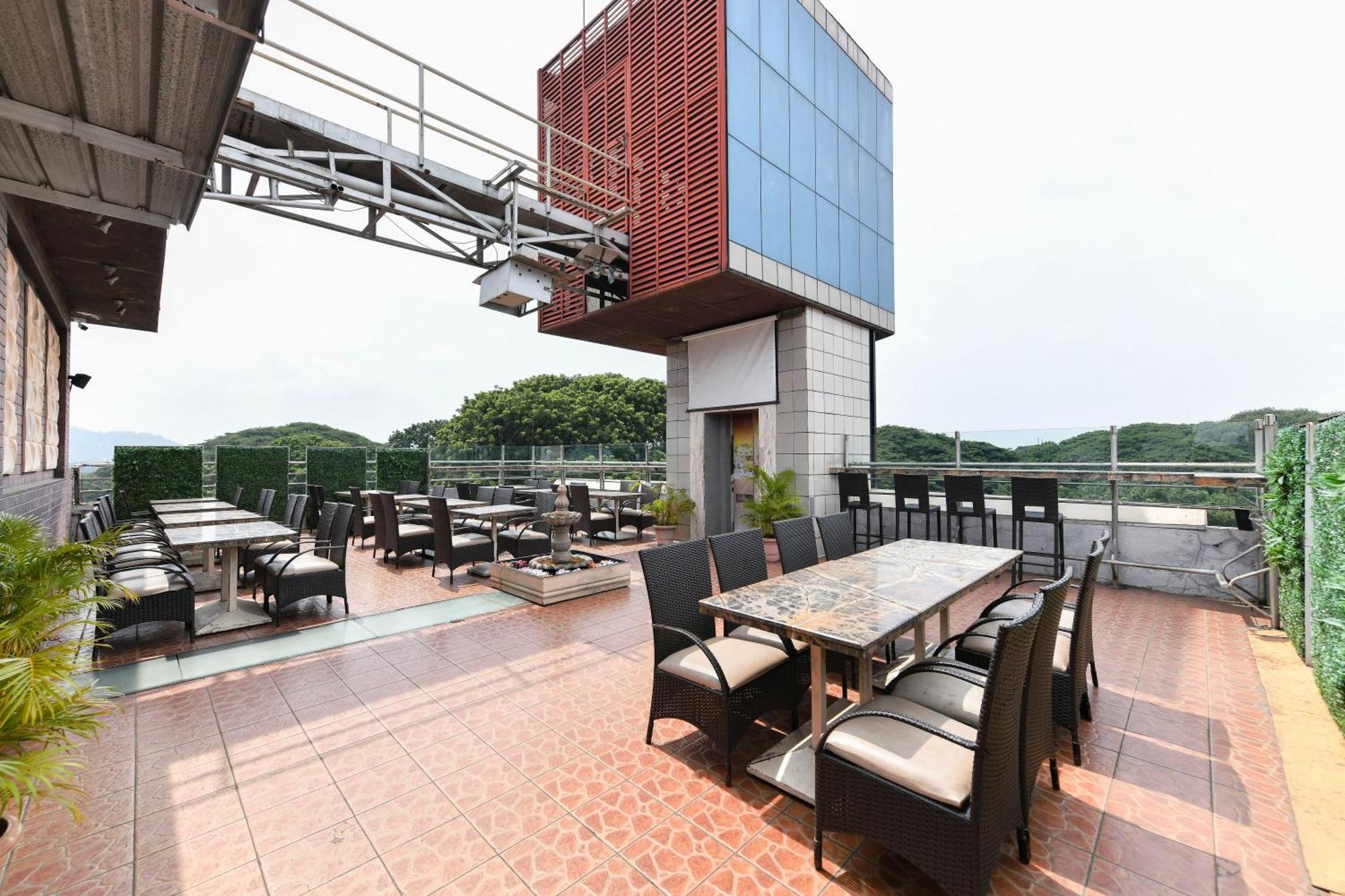 Hotel Roopa Mysore Eksteriør billede